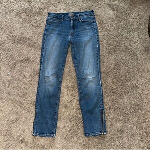 MOTHER DENIM
RASCAL ANKLE ZIP JEANS